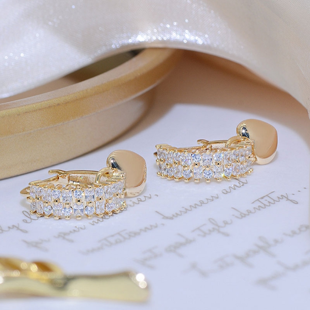 ❤️14k gold diamond earrings❤️ - Picture 6 of 9